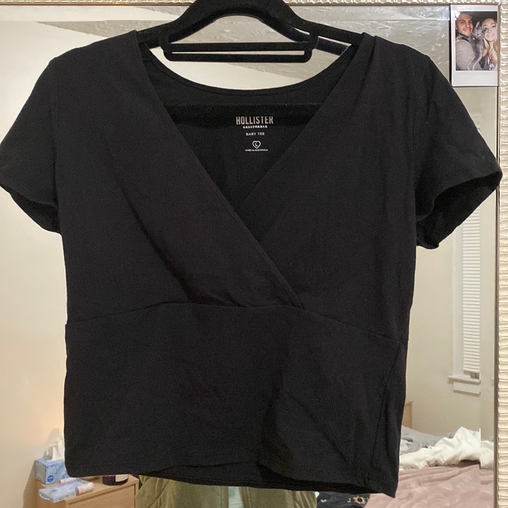 Hollister cross front top
